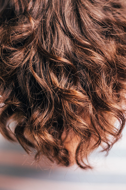 Mujer con pelo voluminoso